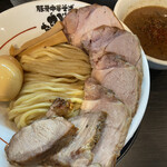 豚骨中華そば がんたれ - つけ麺300g 肉増し 半熟玉子 ¥1.430(税込)
