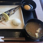 Meshiya Miyamoto Munashi - さんまの塩焼き定食