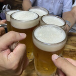 Benkei - あれ？5人？　とりあえずみんなビールで乾杯！