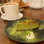 ビオ オジヤンカフェ - 『豆乳ラテ(Hot)』
『抹茶のバスクチーズケーキ』