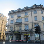 HOTEL GRAND'ITALIA - 正面から。昔と違って、トラムの電線が嫌ですね。