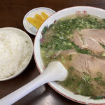しゅうちゃんラーメン - いつものラーメンセット（ネギ増し）／800円