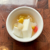 盤古殿 秋葉原UDX店 - 黒酢の酢豚 ¥1,200 の杏仁豆腐