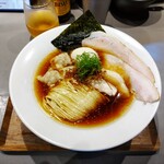 Ramen Break Beats - 特上 醤油らぁ麺 1,550円 ♪