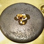 シャテーニュ - マダコのグリル　タプナードとフレッシュトマトのソース