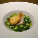 シャテーニュ - 甘鯛の鱗焼き　ツブ貝とオクラのナージュ