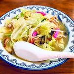 中華大宝 - ◎ ちゃんぽんはなんと500円　熱々でとっても美味しいです。　びっくり。最後に牛乳をちょっと入れているのが見えました。