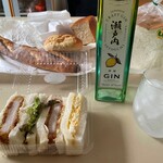 ブーランジェリー ベルドール - 三元豚のロースカツサンドは瀬戸内レモンジンに合わせてみた