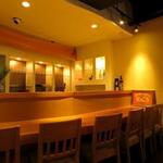 浜松田町ノ酒処 永 - カウンター席で、お一人様でもくつろげます