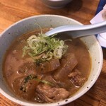 駒忠 - 煮込みも濃ゆい系。大変善き