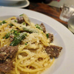 Torattoria Rau Raitariko Piatthino - 自家製サルシッチャといんげん豆のスパゲティ ペコリーノチーズがけ