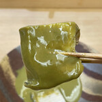 兄弟寿し - 肝ソースと絡めて