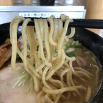 つけ麺 いな月 - 硬めの茹で上げ、中太ストレート麺。