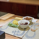 兄弟寿し - 出番を待つ中巻の具材