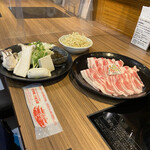 豚しゃぶ専門店 我那覇豚肉店 - 