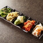 韓式拌菜、泡菜5種拼盤