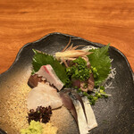 上野 味喜庵 - お造り盛合せ１４００円。平目、シマアジ、タコ、鰹、しめ鯖。シマアジと鰹はかなりの上物だと思います。とーっても美味しくいただきました（╹◡╹）（╹◡╹）