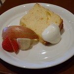 カフェレストラン きたら - スープカレーセット<\1,000>（シフォンケーキ、2013年4月）