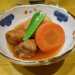 鮨処 酒主 - 煮物:天然ぶりとじゃがいも