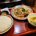 中華食堂　一番館 - レバニラ定食