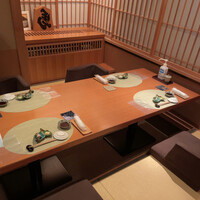 邦寿し - お座敷は掘り炬燵式で個室になってます