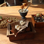 ヴィラ・デラ・パーチェ - アミューズ