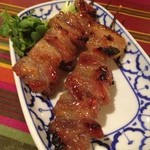 クルアタイ - ②ムーヤーン（豚肉の串焼き）1本250円