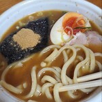 隆勝 - 麺を浸けて・・・