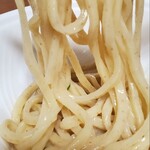 麺は全粒粉入り！