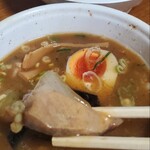 隆勝 - ゴロッとブロックチャーシューが沈んでます。