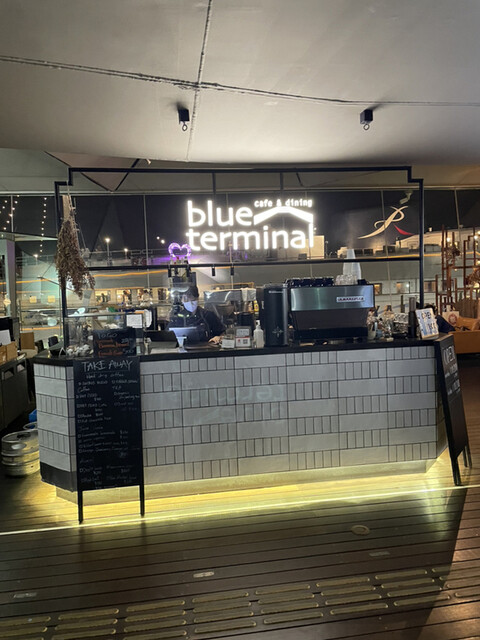 外観写真 : cafe&dining blue terminal - 日本大通り/カフェ | 食べログ