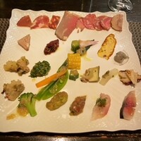 ロッシ - ランチ：前菜盛り合わせ。