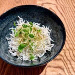 sio - SNSやレシピ本で目にしていた炊き方で炊かれたご飯やかなり話題に上っていたやまつ辻田さんの山椒も、sio仕立てでいただけて素晴らしさ実感できた感じします♡(๑´ڡ`๑)♡美味しかった!!山椒効いてた〜