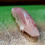 てっちゃん寿司 - シマアジ。