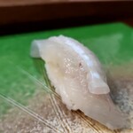 てっちゃん寿司 - ヒラメ、エンガワ載せ。