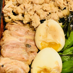 おみ乃 - ・焼鳥弁当 ズームアップ2