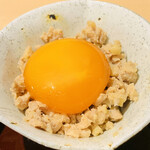 おみ乃 -   ・そぼろと黄身醤油漬け