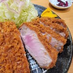 とんかつ檍 札幌すすきの店 - 断面(笑)