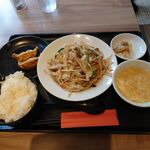 Juu Kei Chuubou - 週替りランチ（特製肉野菜炒め） 税込1000円