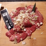 大衆焼肉酒場 焼肉ホルモン 十番 - タン盛り３９９円