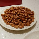海底撈火鍋 - 揚げピーナッツのアップ