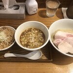 麺屋鈴春 - 鶏豚つけ麺＋挽肉丼