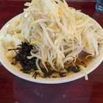 ラーメン 大高山 - 燕二郎中盛生卵つき　980円　野菜増し