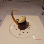 ラ・ベ - フォンダンショコラ　レモンソース・メープルシロップアイスクリーム添え
