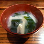 和や　てらさわ - 蛤と独活と若布の椀。