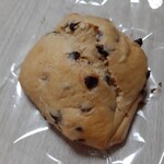 パンとお話 アップルの発音 - もっともっと奥の白い部屋では(生クリームで仕込んだ生地にチョコ)