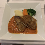 ル・マルカッサン - 真鯛のポアレ トマトソース