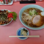 Daimon - ●ラーメン＆炙りチャーシュー丼セット　880円
                        （あぶりセット）