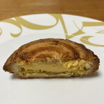 メゾン・ダーニ - こちらの断面もたっぷりのクリーム