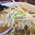 椿ラーメンショップ - シャキシャキ千切りネギ